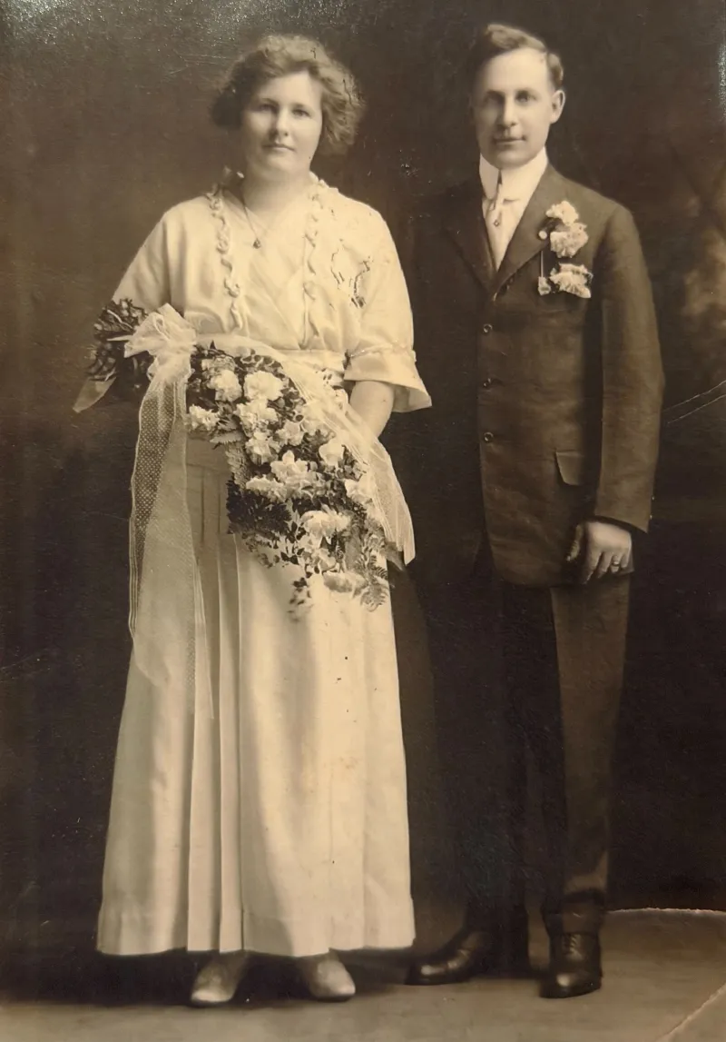 Formal wedding portrait, early 1900s